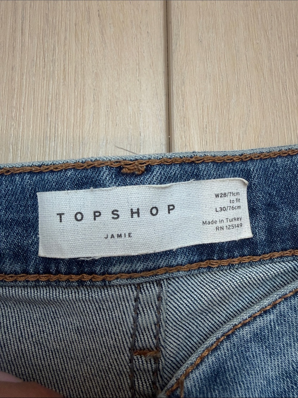 Topshop Jamie Ripped Jeans - Picture 2 of 4